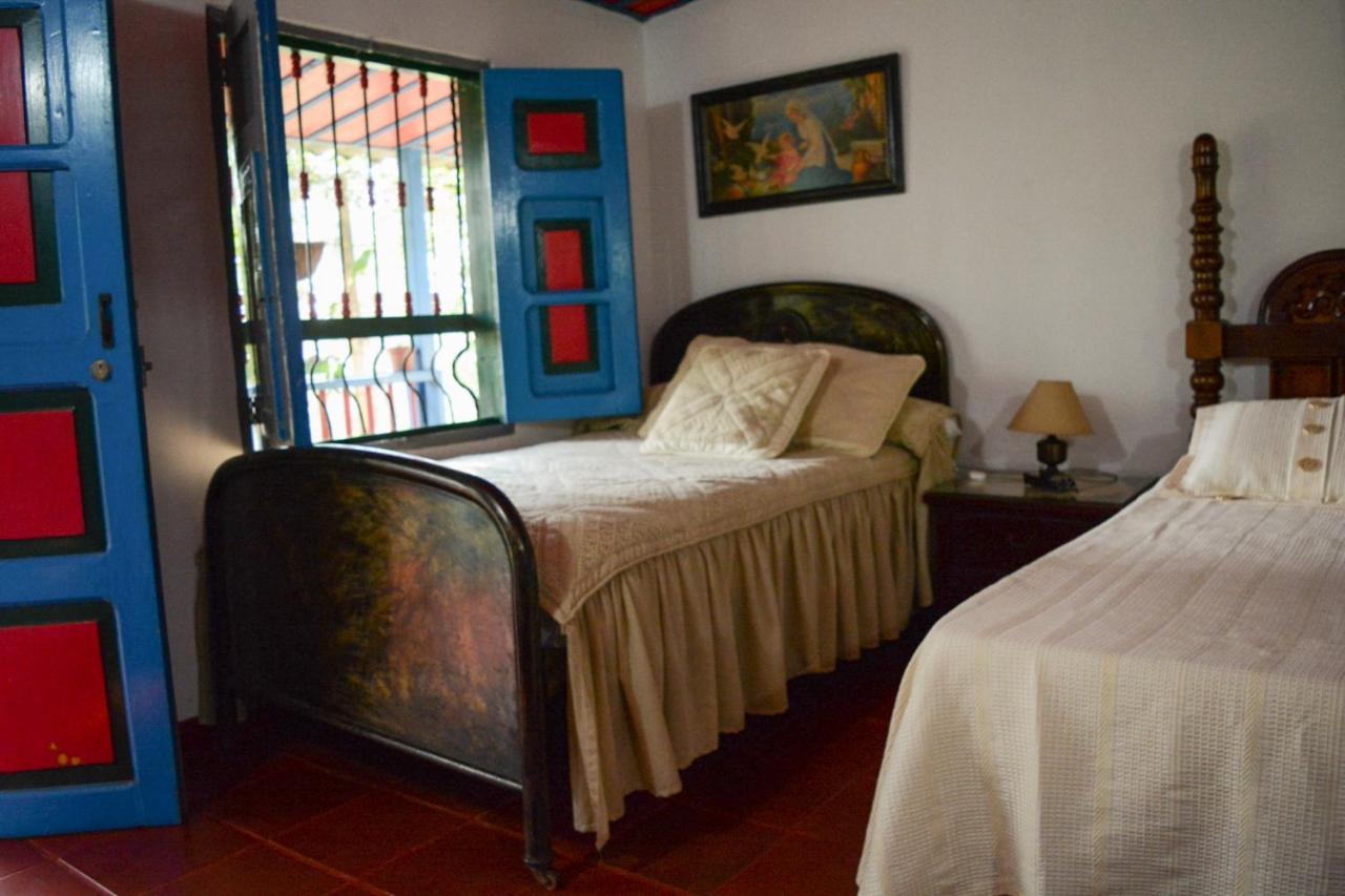 Bed and Breakfast Finca La Colina Calarcá Zewnętrze zdjęcie